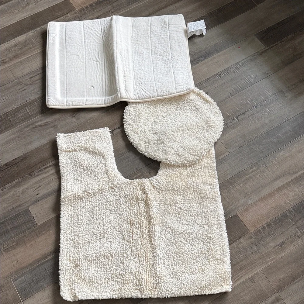 Nautica Cream Bath Mat Collection